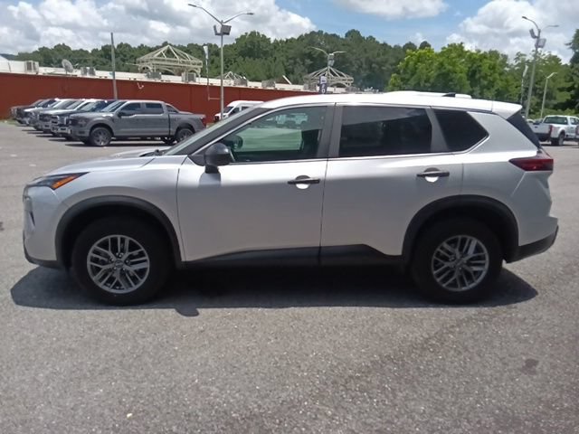Used 2024 Nissan Rogue S AWD/4WD image 6