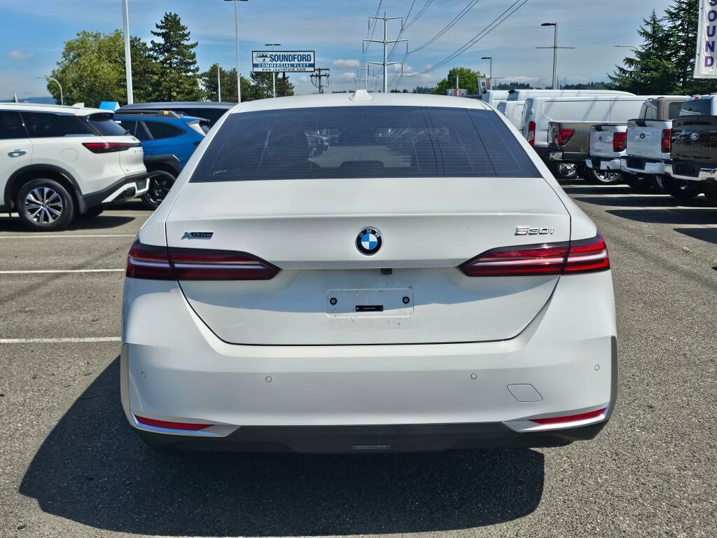 Used 2026 BMW 530i xDrive w/ Premium Package AWD/4WD image 6