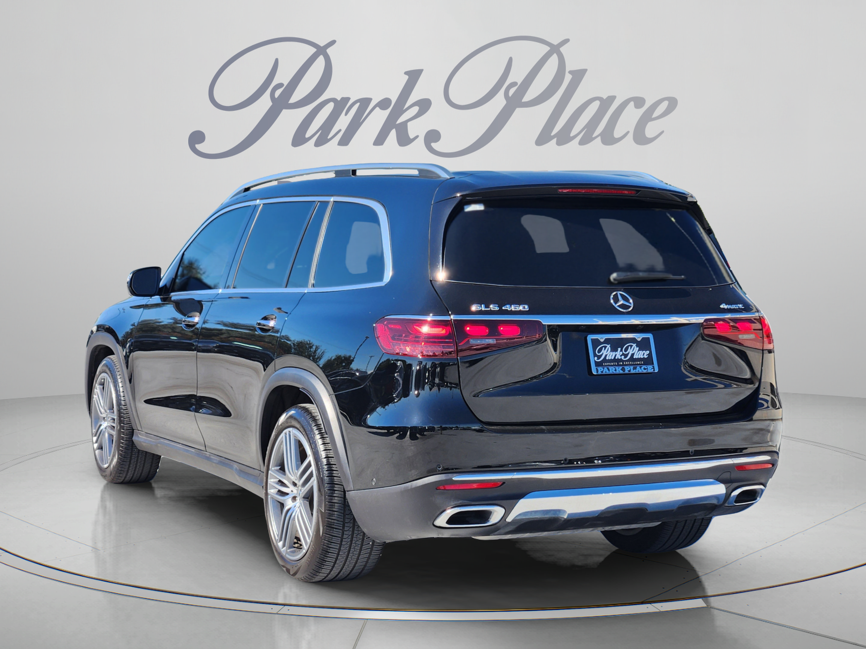 Used 2024 Mercedes-Benz GLS 450 4MATIC image 3