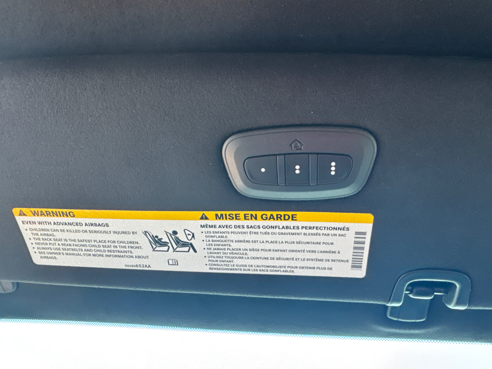 Used 2024 Chrysler Pacifica Pinnacle FWD image 13