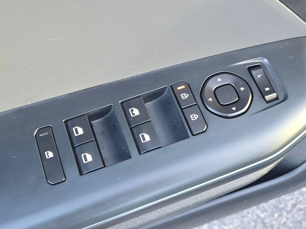 Used 2025 Kia K4 FWD image 23