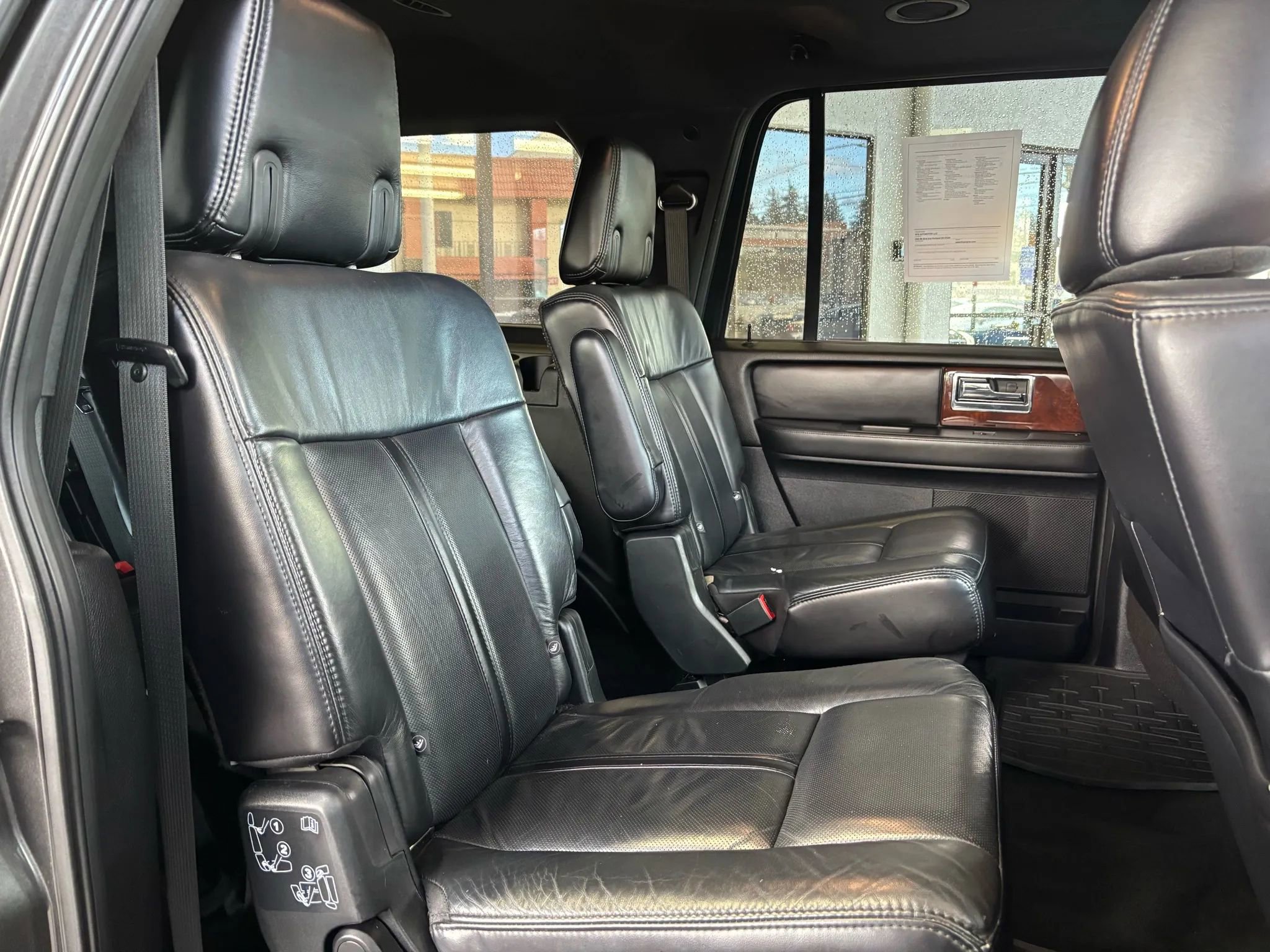 Used 2016 Lincoln Navigator L Select image 23