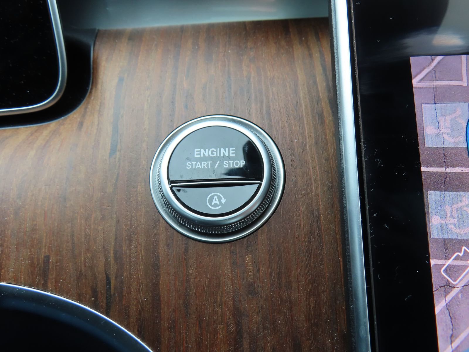 Used 2025 Mercedes-Benz C 300 4MATIC Sedan image 23