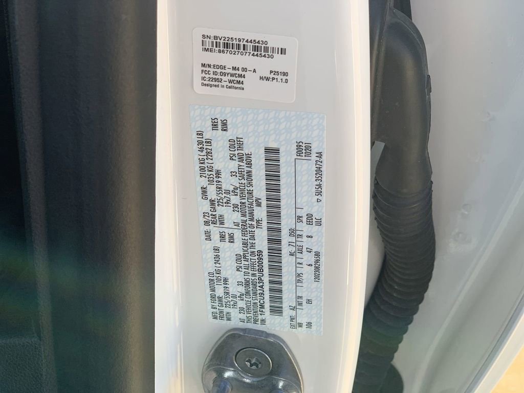 Used 2023 Ford Escape Platinum image 32