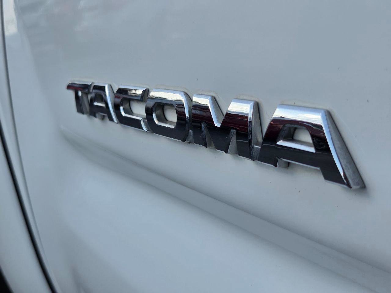 Used 2012 Toyota Tacoma PreRunner w/ SR5 Pkg RWD image 9