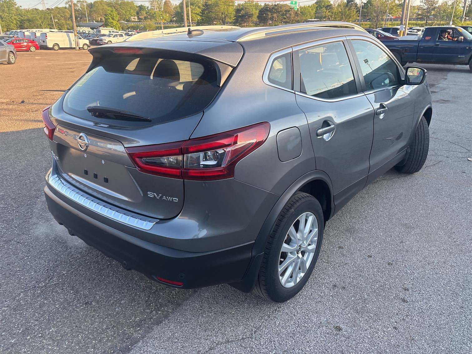 Used 2021 Nissan Rogue Sport SV AWD/4WD image 4