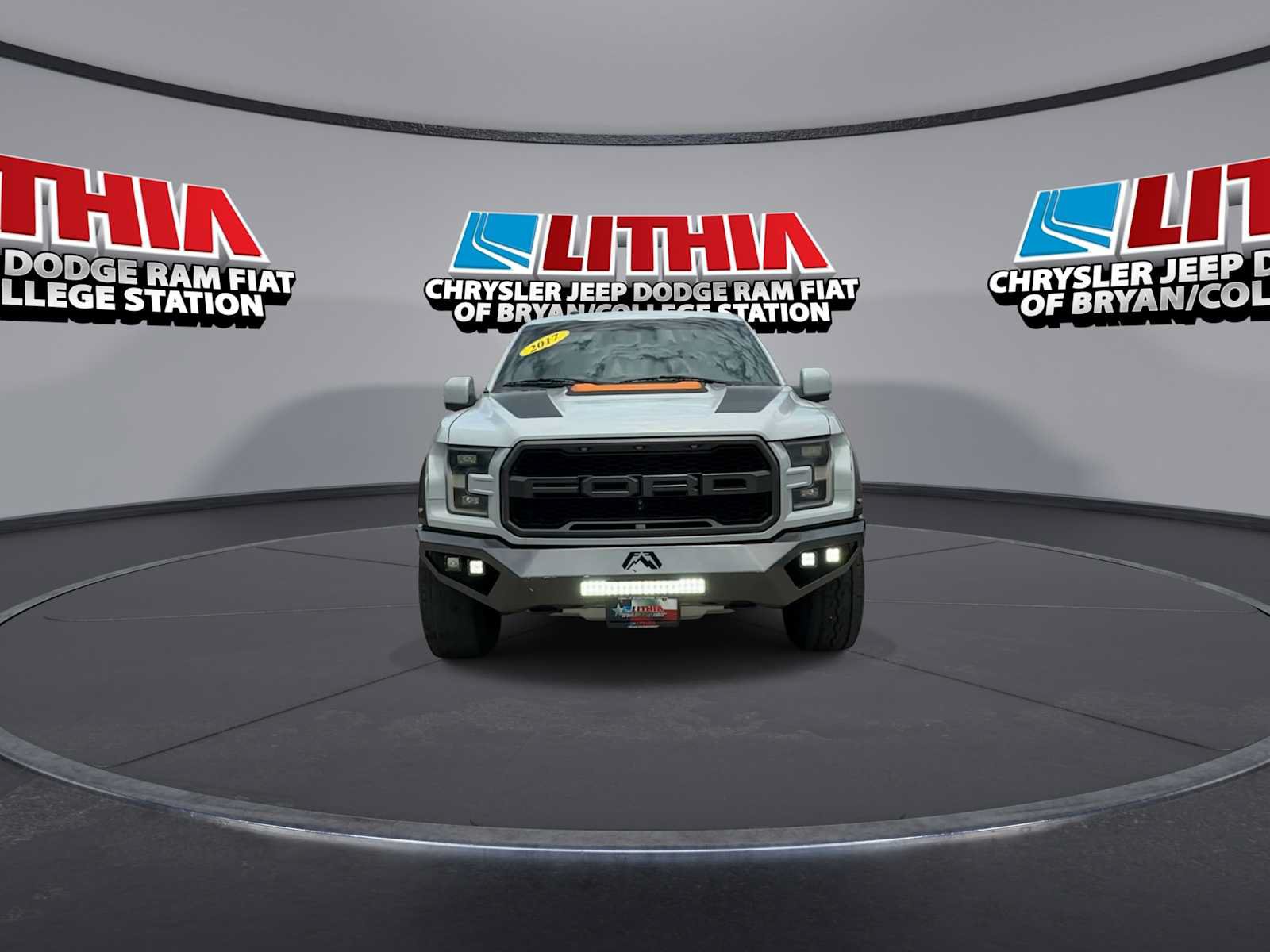Used 2017 Ford F150 Raptor w/ Equipment Group 802A Luxury AWD/4WD image 3