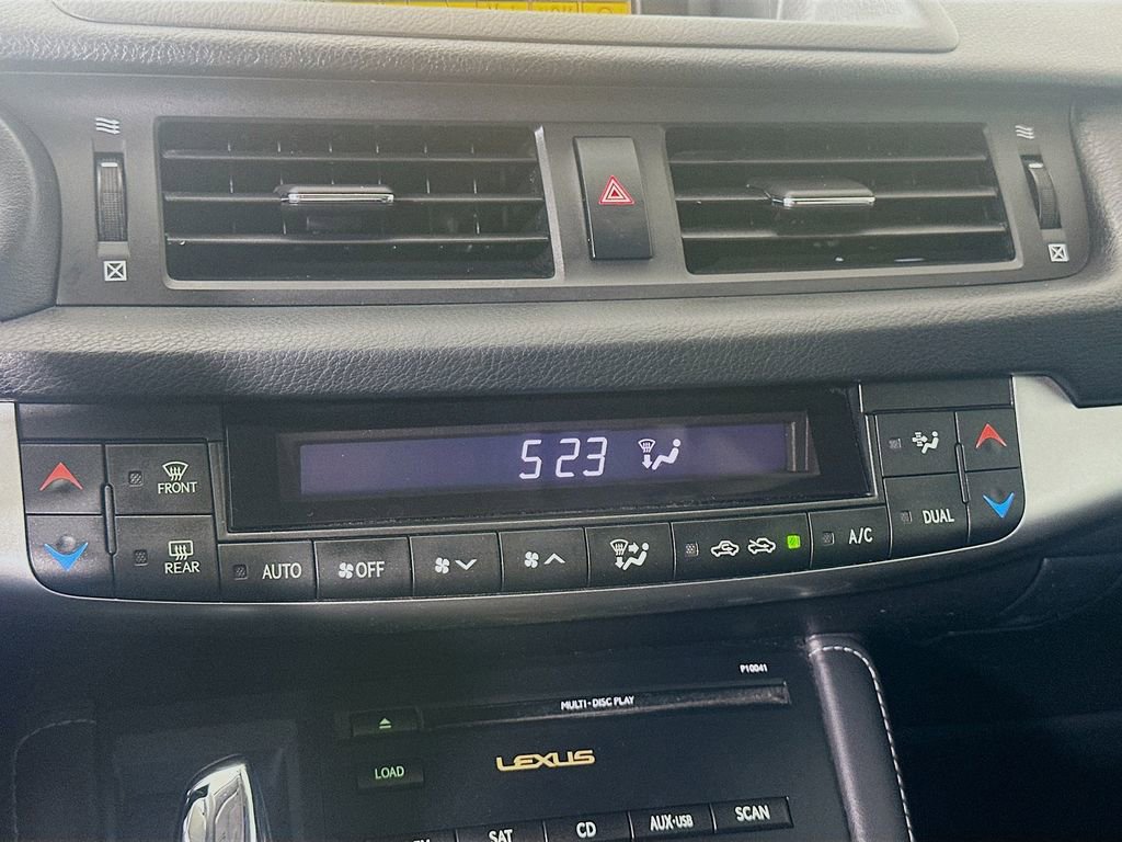 Used 2011 Lexus CT 200h image 16