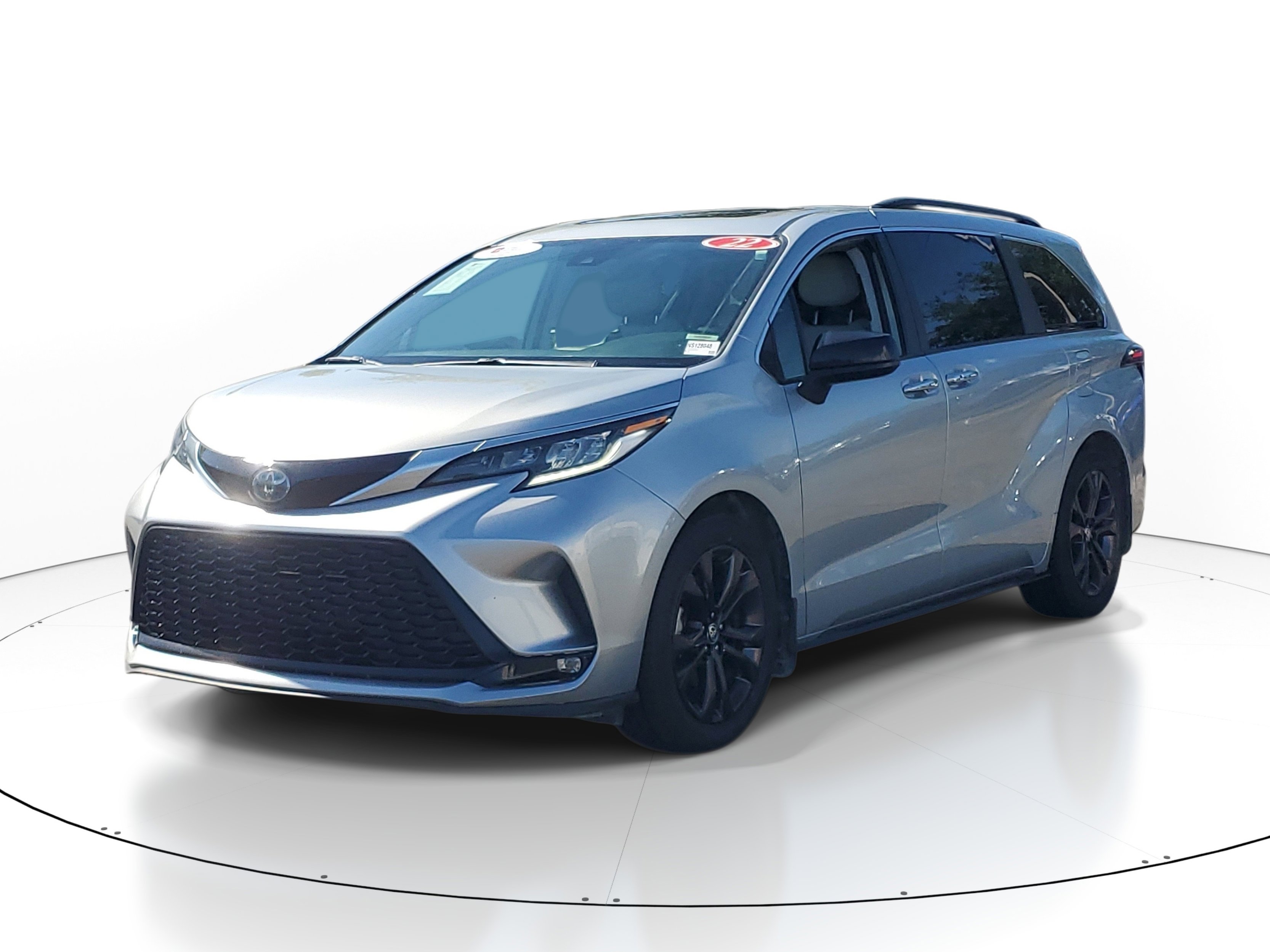 Certified 2022 Toyota Sienna XSE w/ XSE Plus Package FWD image 3