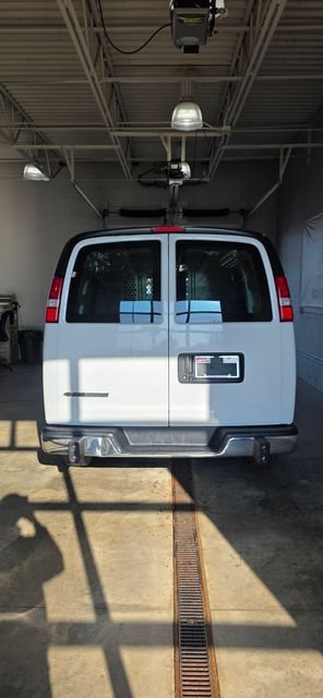 Used 2021 Chevrolet Express 2500 w/ Driver Convenience Package RWD image 4