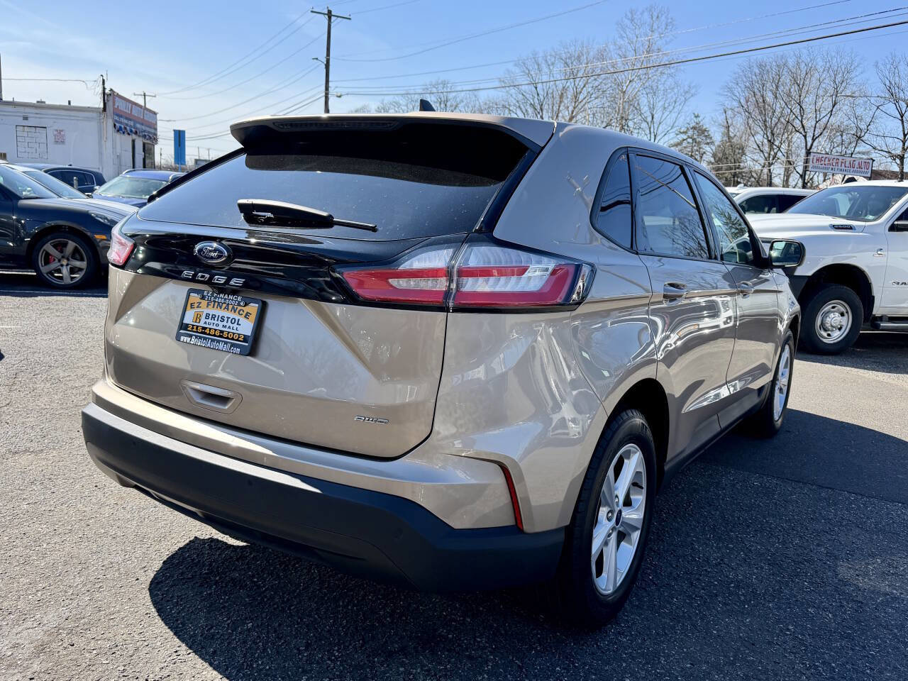 Used 2021 Ford Edge SE image 5