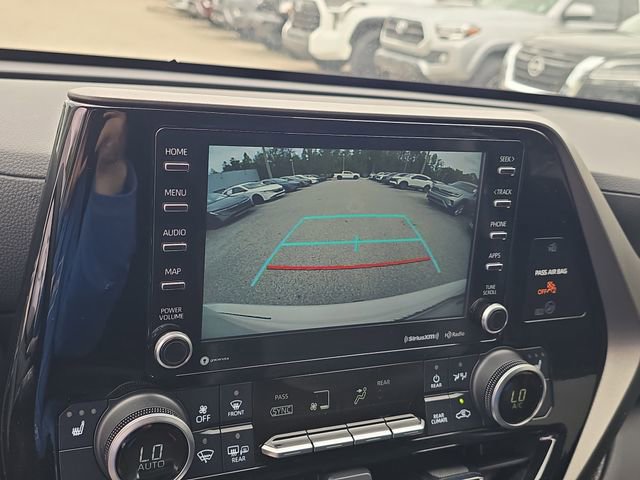 Used 2021 Toyota Highlander XLE image 26