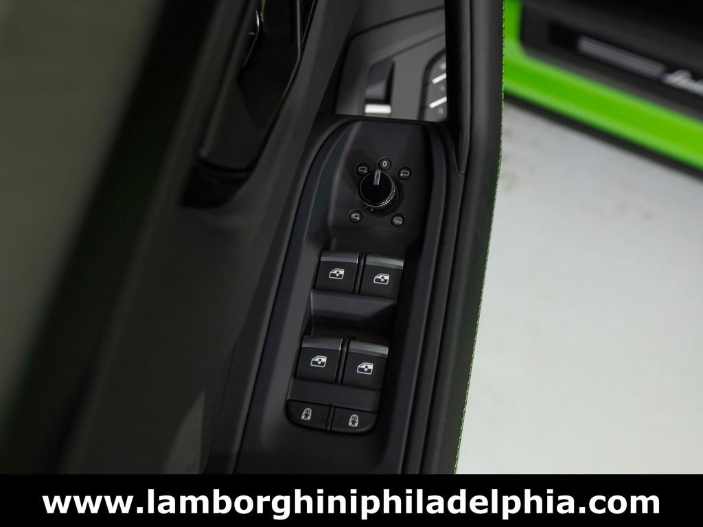 Used 2023 Lamborghini Urus S AWD/4WD image 15