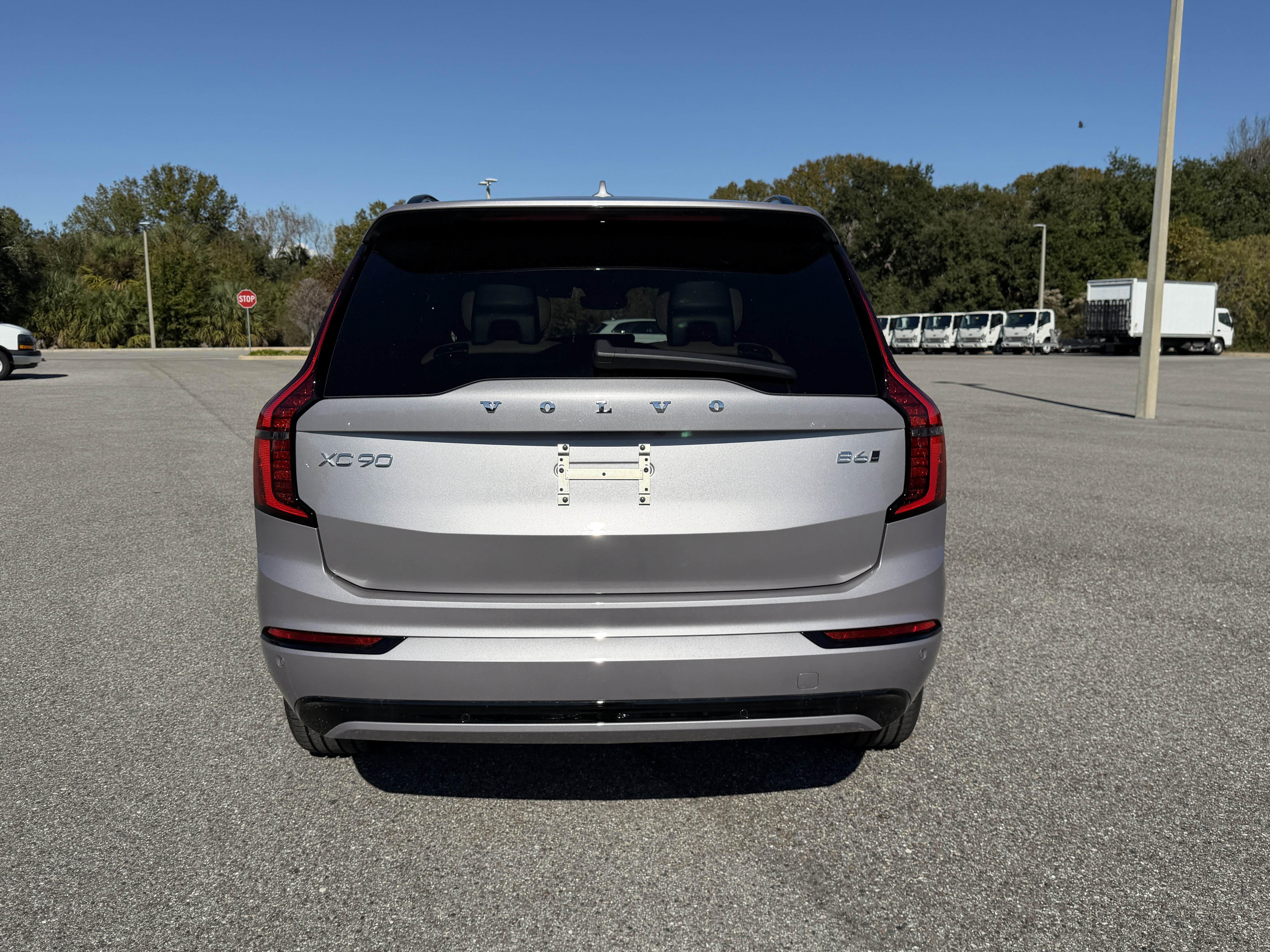 New 2026 Volvo XC90 B6 Ultra w/ Lounge Package image 4