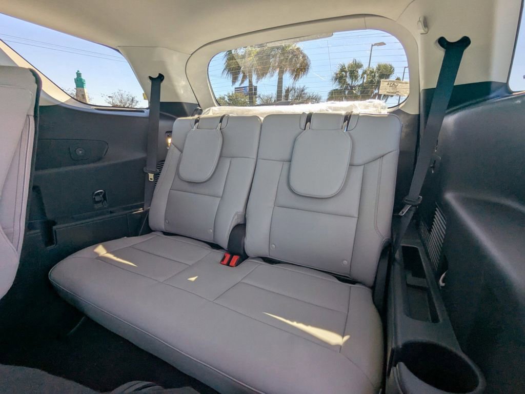 New 2026 Ford Explorer Active w/ Active Comfort Package image 14