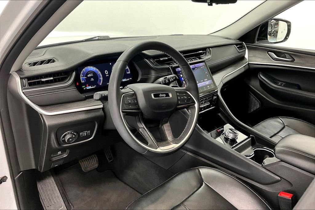 Used 2023 Jeep Grand Cherokee L Limited w/ Luxury Tech Group II RWD image 16
