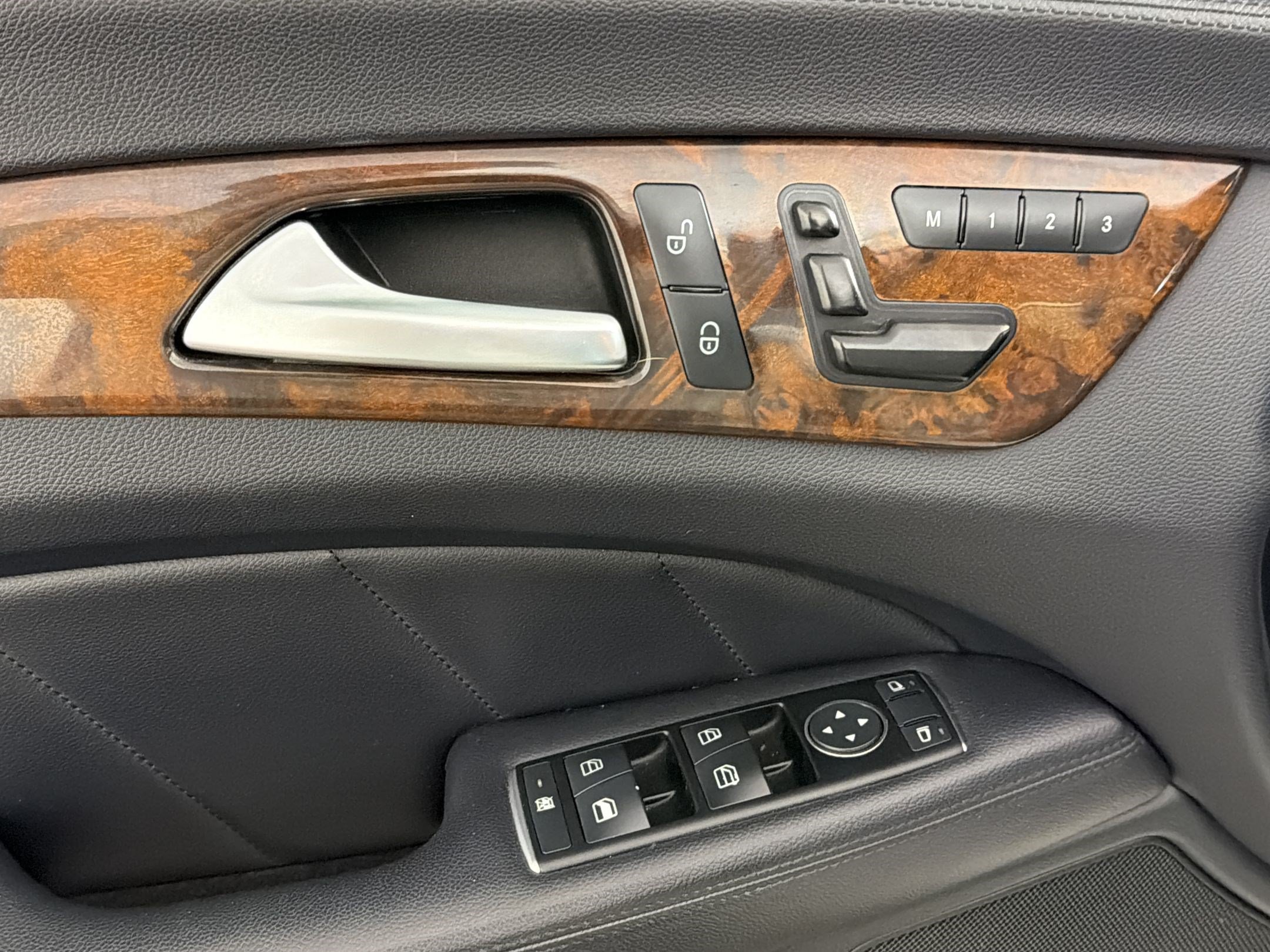 Used 2013 Mercedes-Benz CLS 550 4MATIC image 27