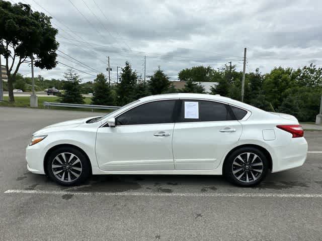 Used 2016 Nissan Altima 2.5 SL w/ 2.5 Technology Package FWD image 2