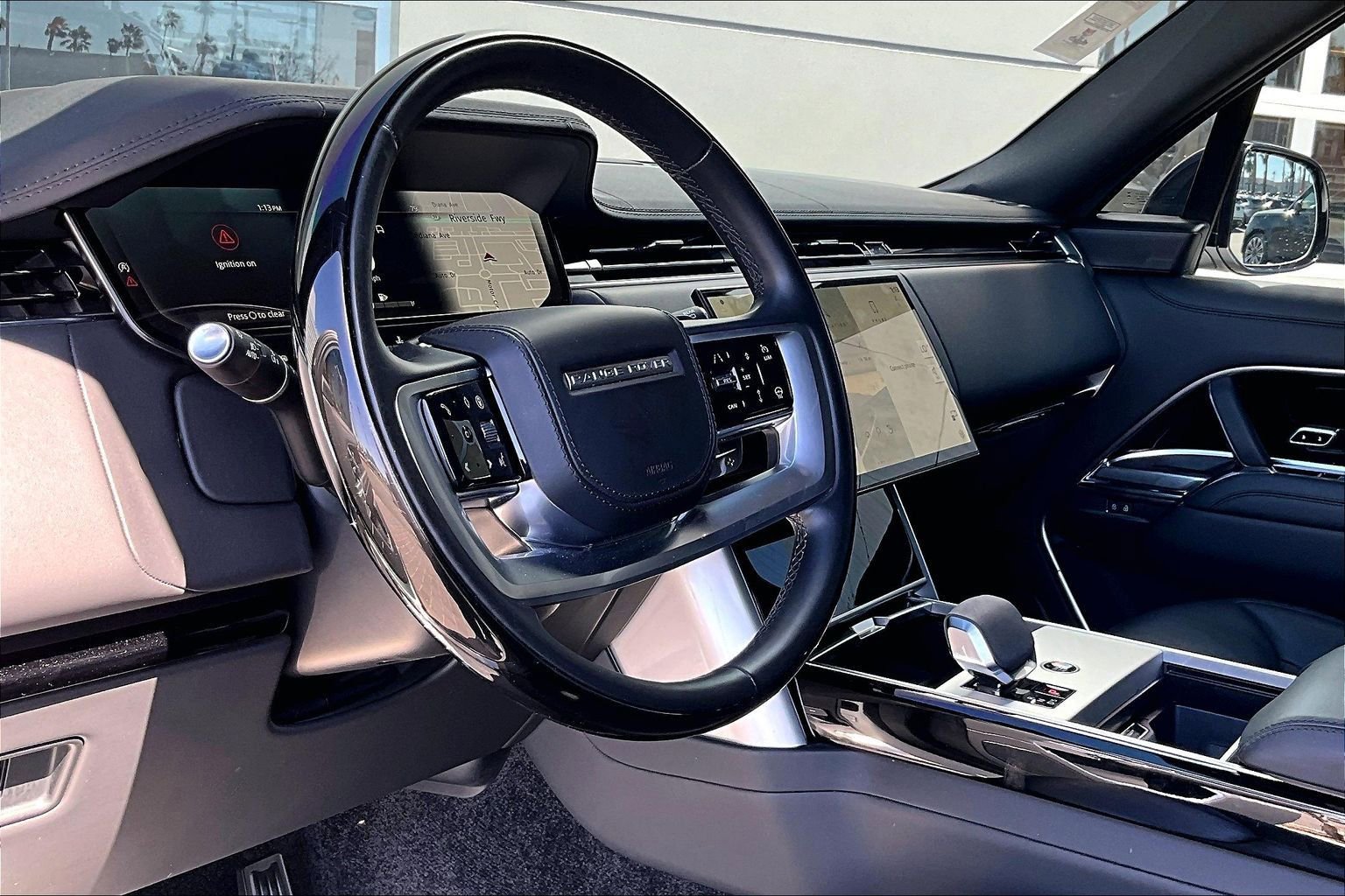 Used 2024 Land Rover Range Rover SE image 13