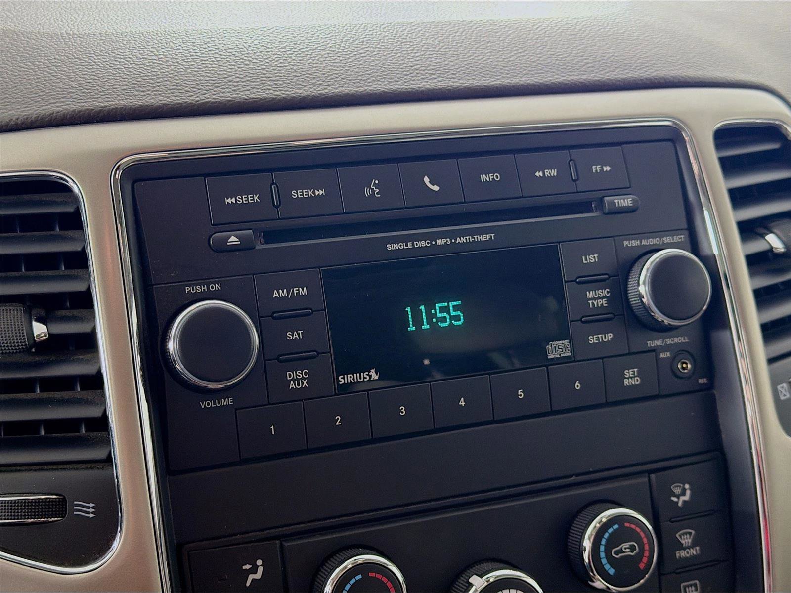 Used 2012 Jeep Grand Cherokee Laredo w/ Laredo E Group image 14