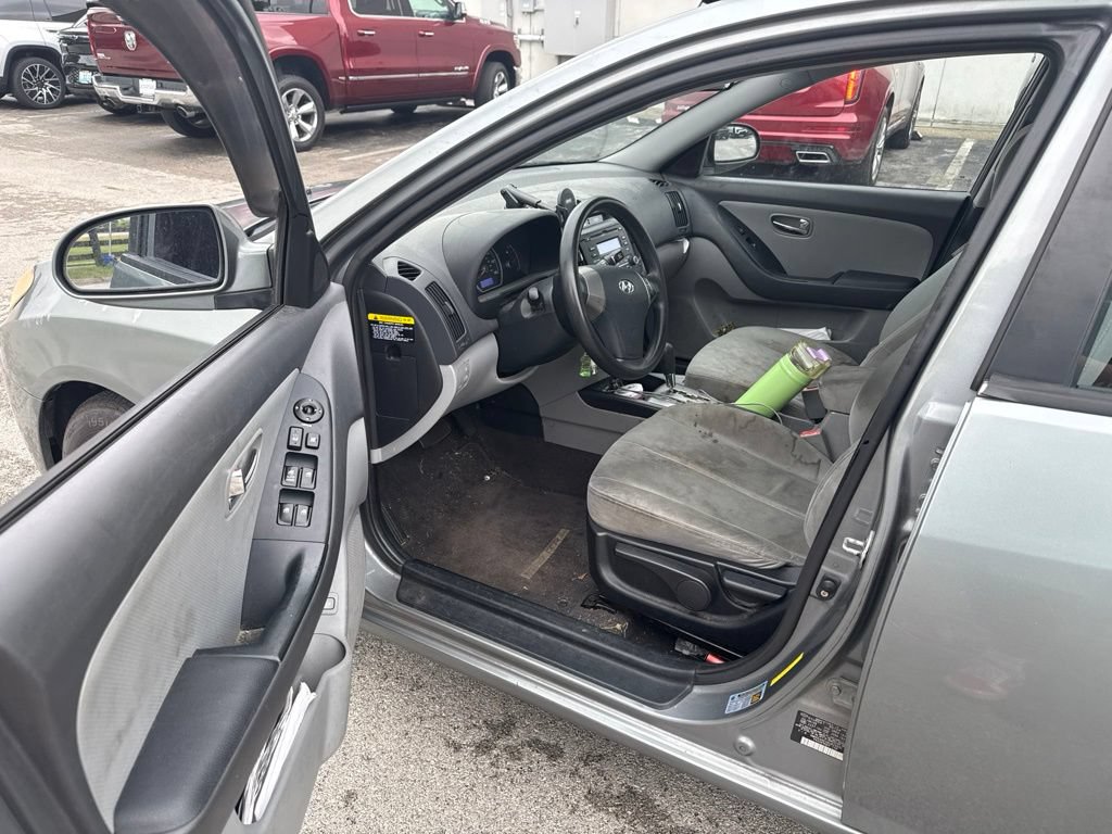 Used 2010 Hyundai Elantra GLS FWD image 5