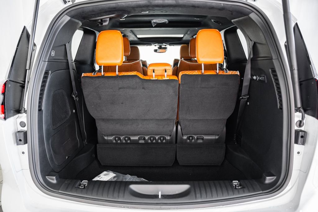 New 2026 Chrysler Pacifica Pinnacle image 8