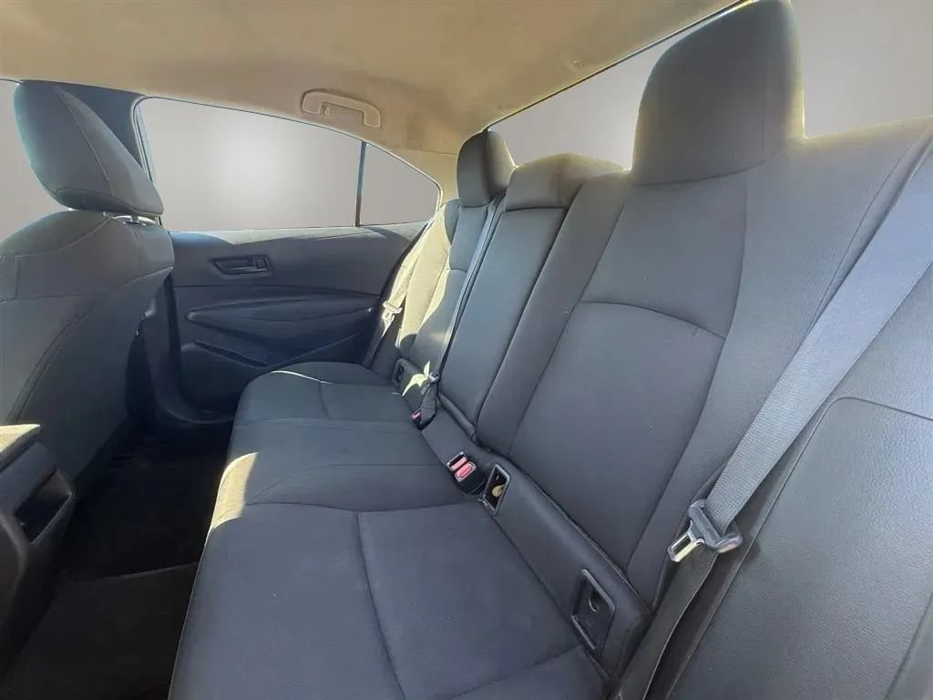 Used 2022 Toyota Corolla LE FWD image 22