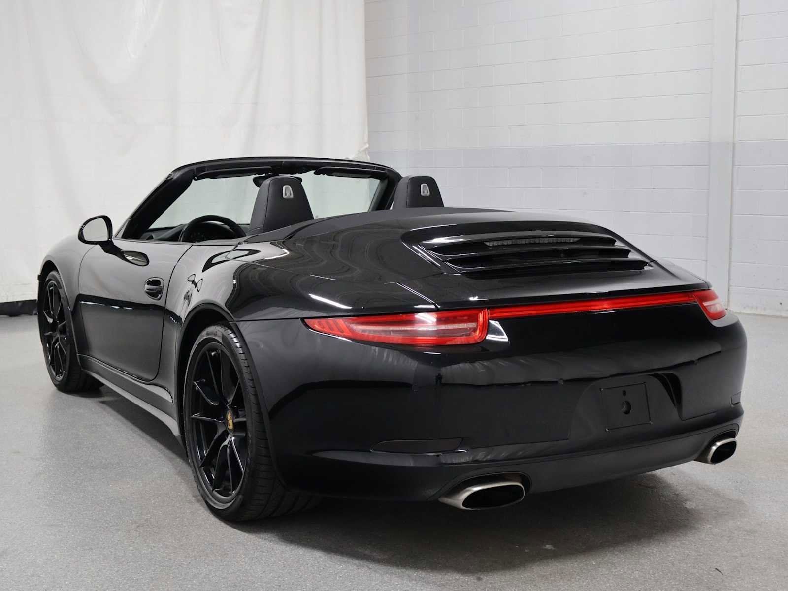 Used 2014 Porsche 911 Carrera 4 AWD/4WD image 3