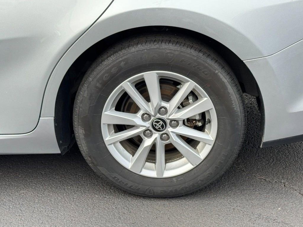 Used 2025 Toyota Camry LE image 5