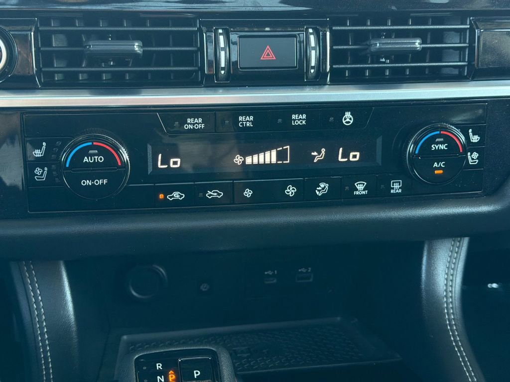 Used 2023 Nissan Pathfinder Platinum FWD image 21