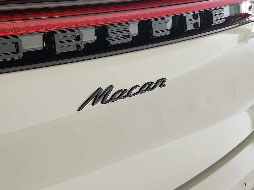 New 2026 Porsche Macan AWD/4WD image 28