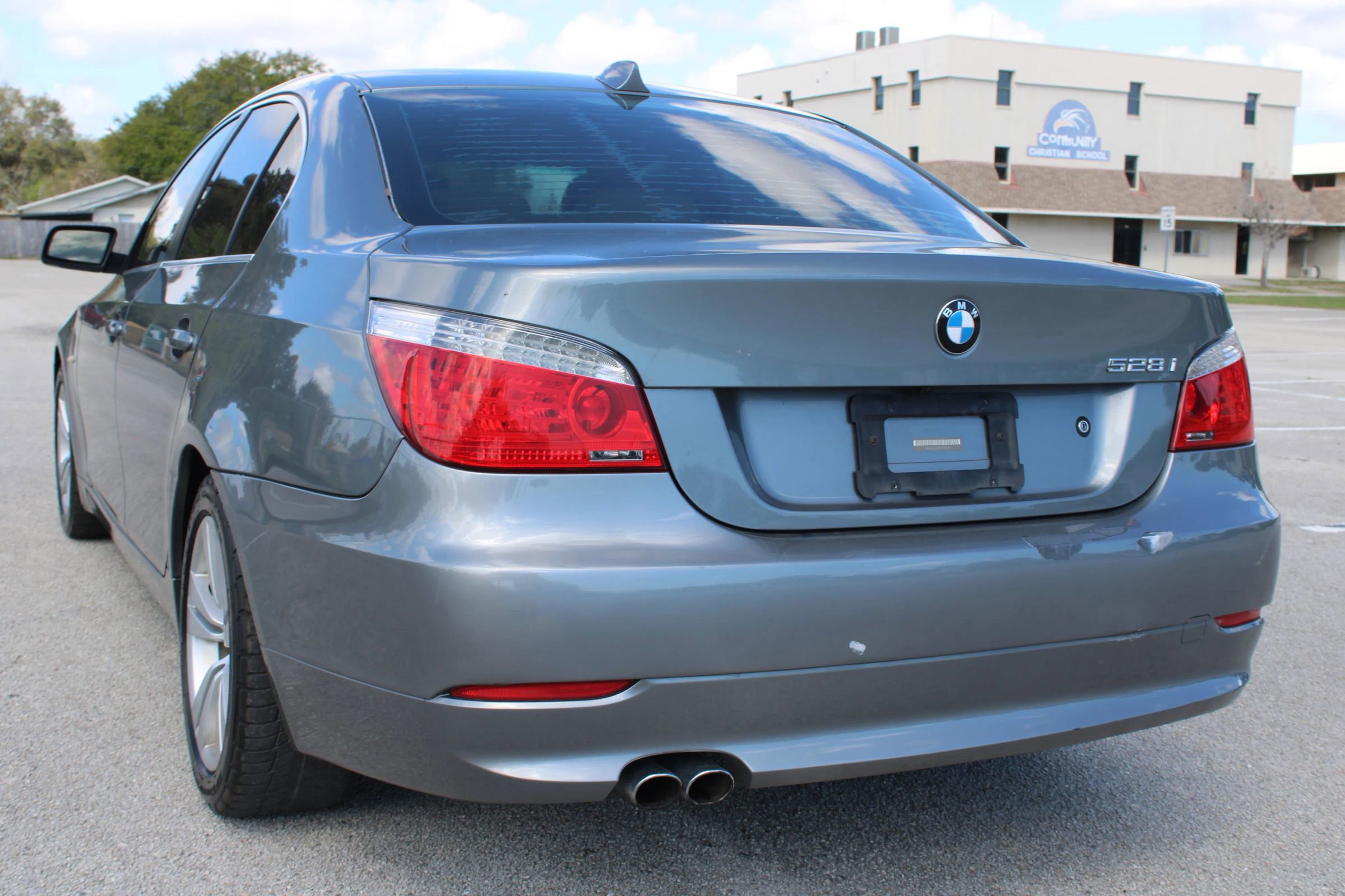 Used 2009 BMW 528i Sedan image 4
