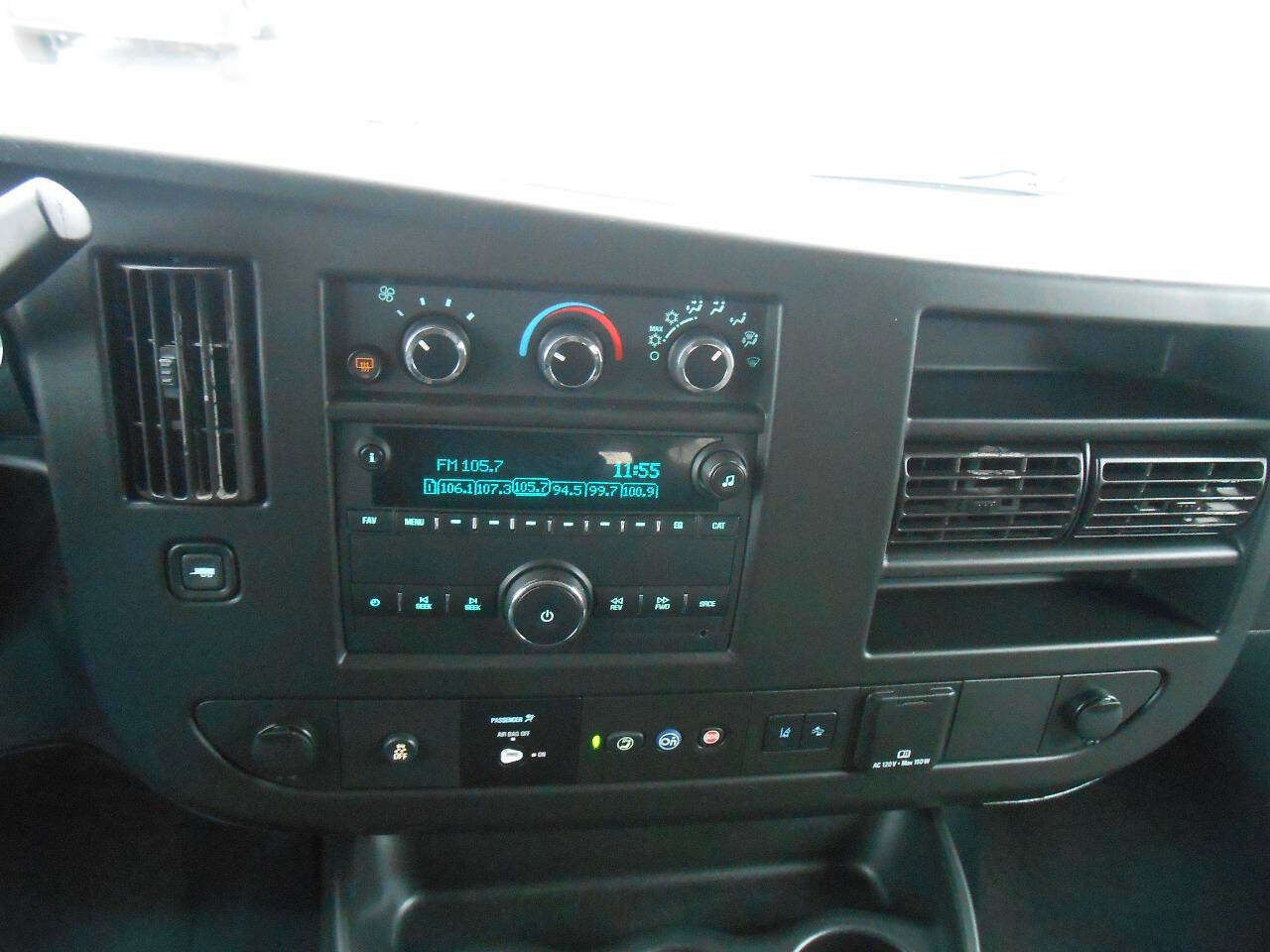 Used 2020 Chevrolet Express 3500 LT w/ LT Preferred Equipment Group image 16