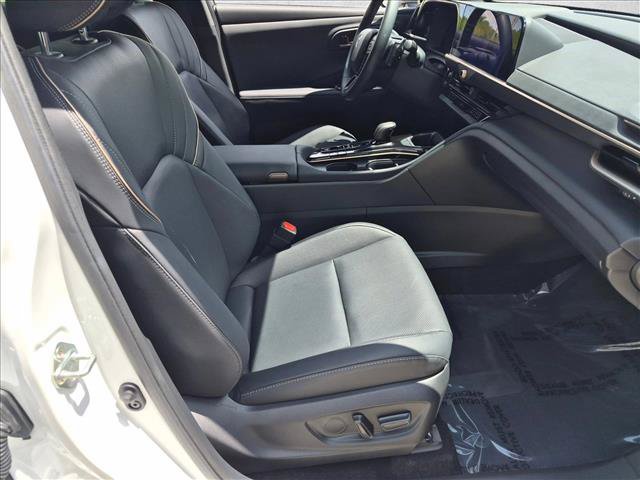 Certified 2025 Toyota Crown Signia AWD/4WD image 19