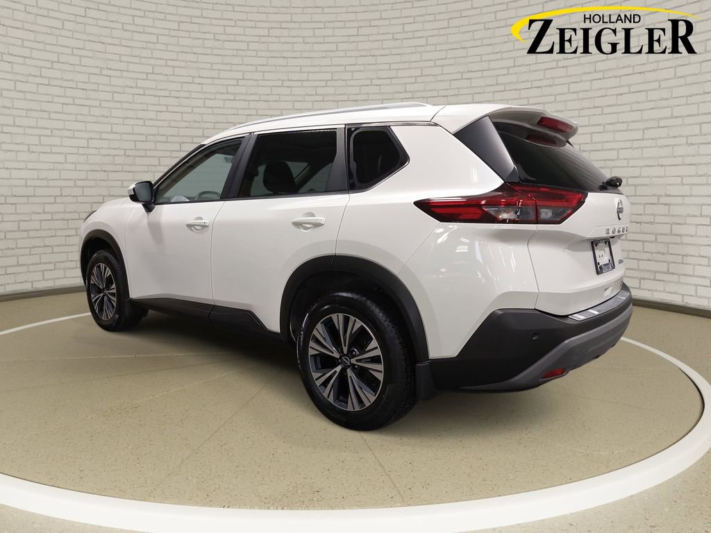 Used 2023 Nissan Rogue SV w/ SV Premium B Package image 7