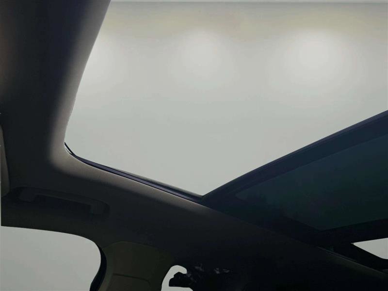 Used 2016 Lincoln MKC Reserve w/ Lincoln MKC Climate Package image 34