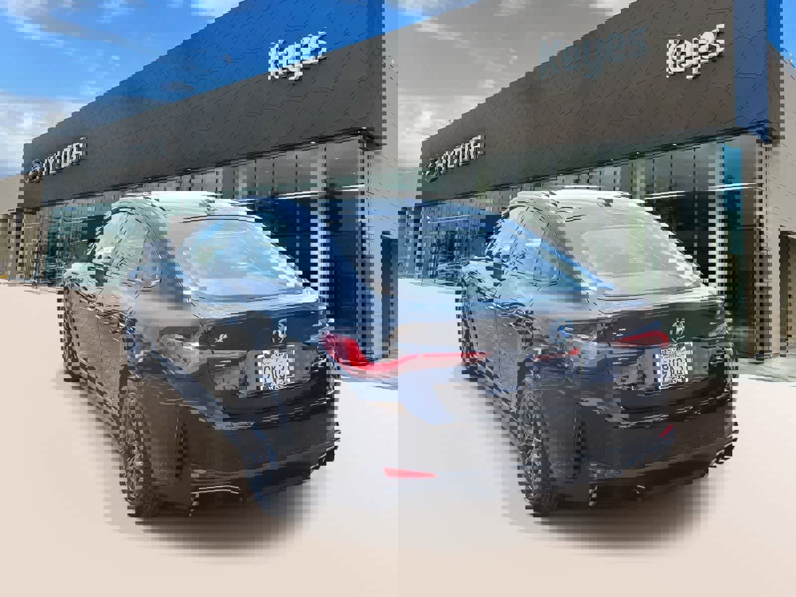 Used 2023 BMW i4 eDrive35 w/ Premium Package image 7