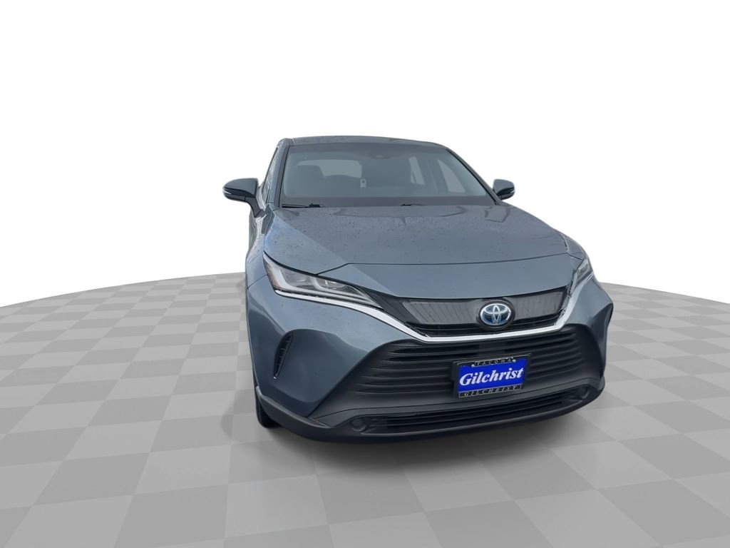 Used 2024 Toyota Venza LE image 2