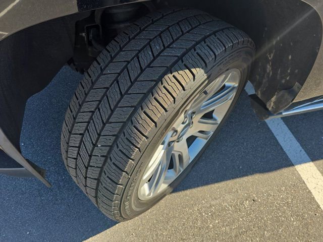 Used 2017 Cadillac Escalade Premium Luxury image 31