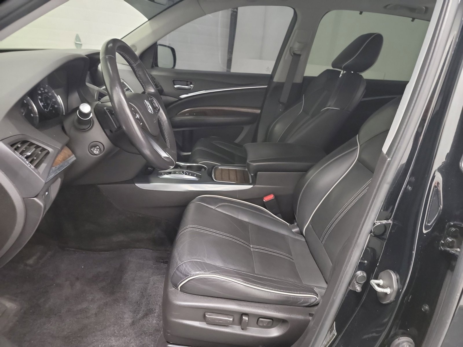 Used 2017 Acura MDX SH-AWD w/ Advance Package image 12