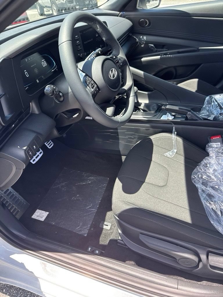New 2026 Hyundai Elantra SEL Sport Premium FWD image 9