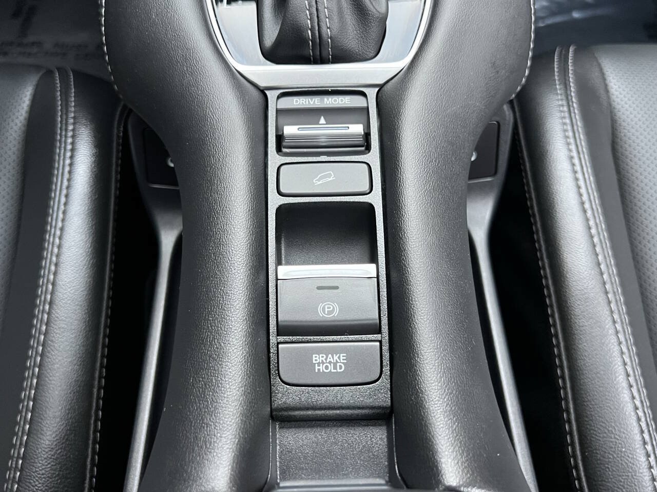 Used 2025 Honda HR-V EX-L image 29