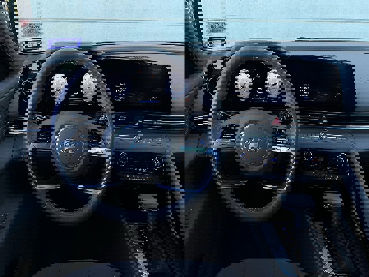 Used 2025 Hyundai Elantra SEL image 13