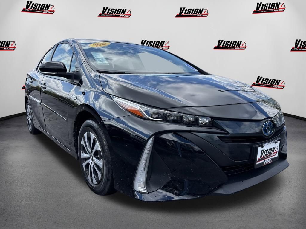 Used 2022 Toyota Prius Prime XLE FWD image 3