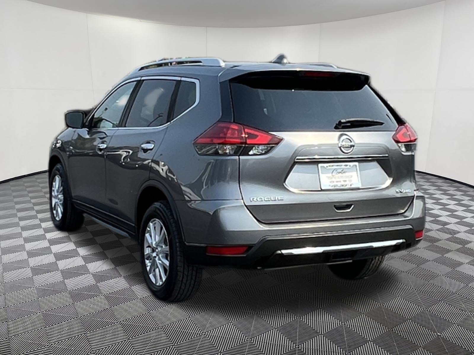 Used 2017 Nissan Rogue SV AWD/4WD image 4