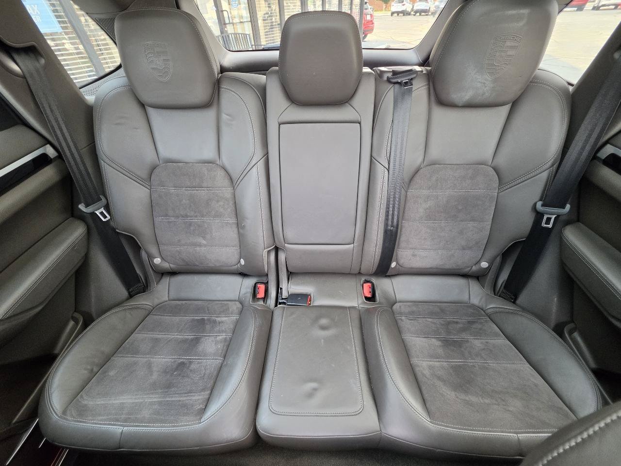 Used 2017 Porsche Cayenne Platinum Edition AWD/4WD image 41