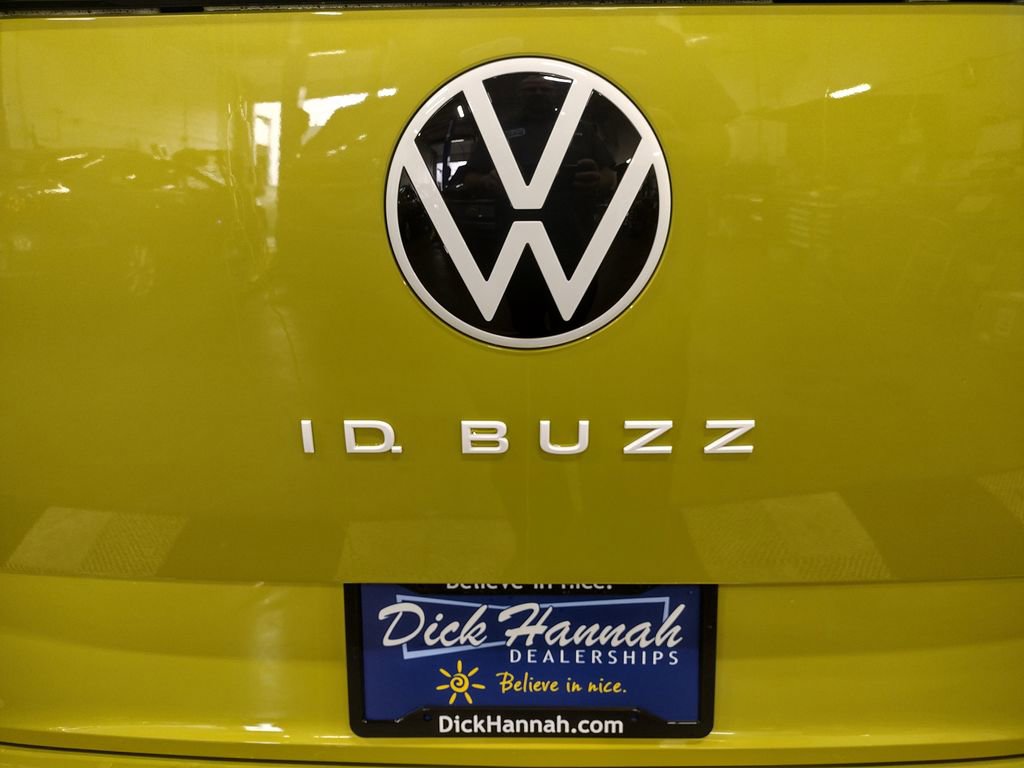 New 2025 Volkswagen ID. Buzz 1st Edition image 17