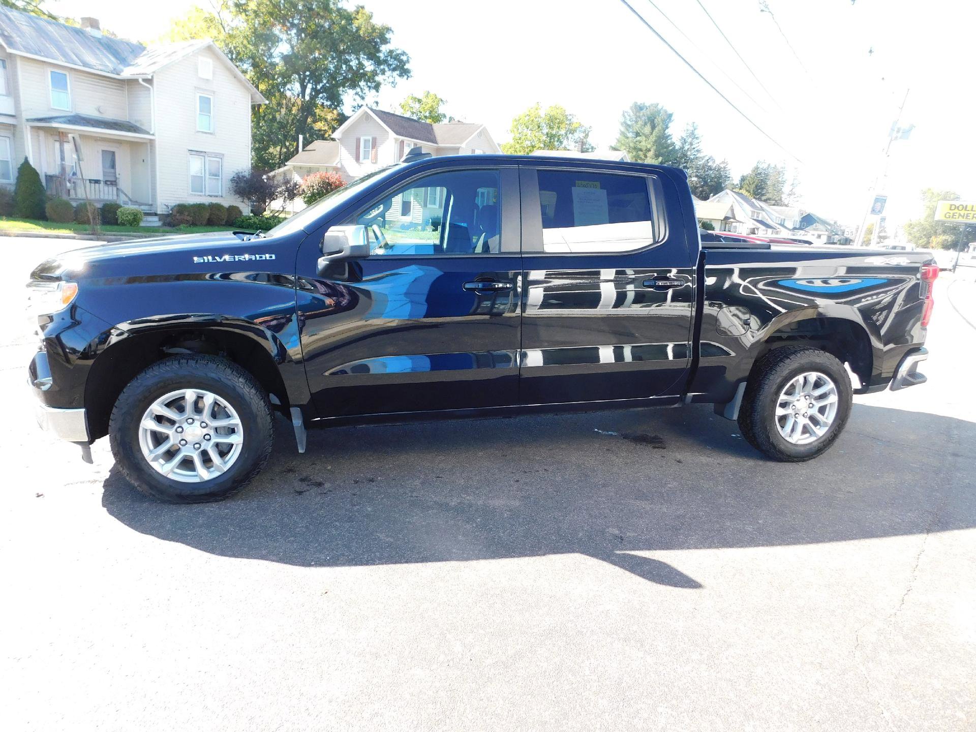 Used 2024 Chevrolet Silverado 1500 LT image 4