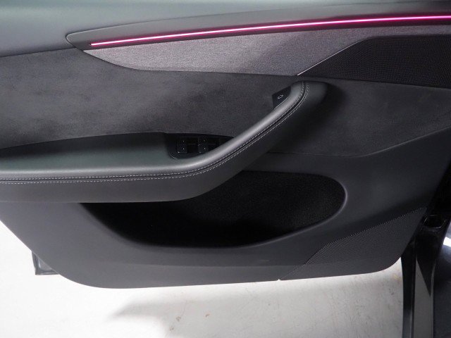 Used 2026 Tesla Model Y Long Range RWD image 60