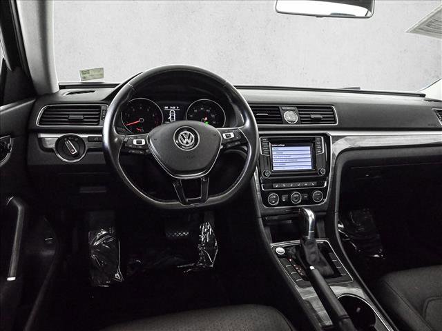 Used 2017 Volkswagen Passat 1.8T SE FWD image 19